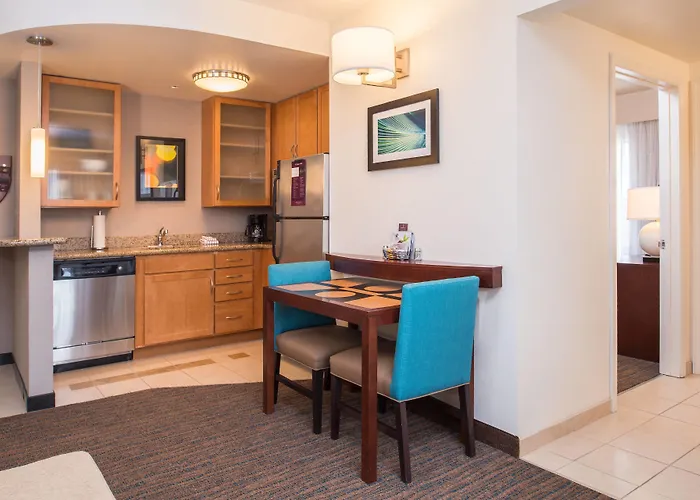 North Shore Hotel 4*