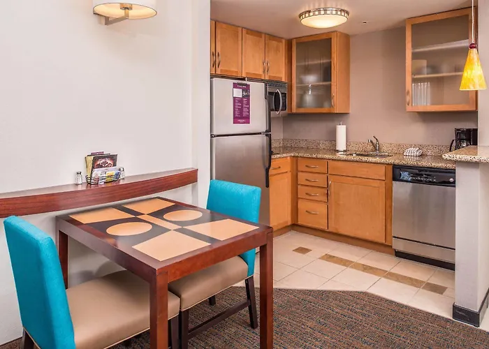 Hotel North Shore 4*