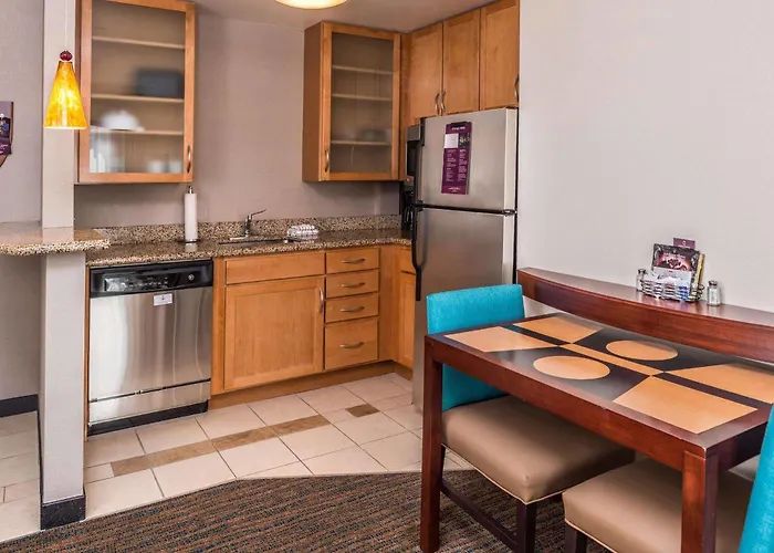 North Shore Hotel 4*